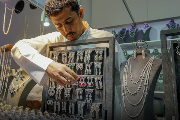 Gold and Silver Prices Surge in Dubai Amid US Tariff Hikes and Global Market Uncertainty