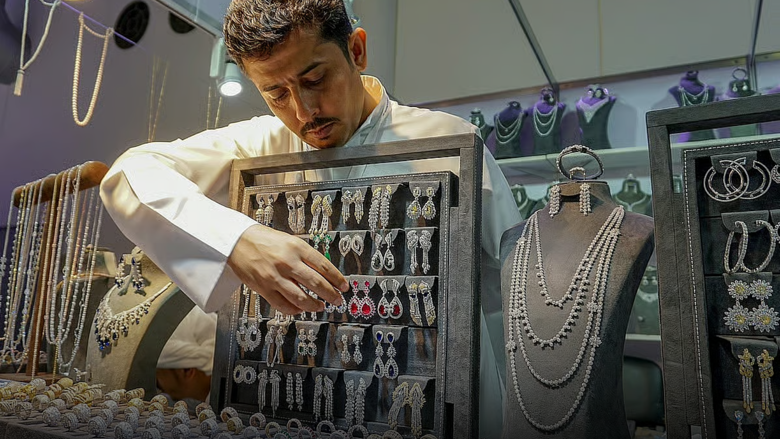 Gold and Silver Prices Surge in Dubai Amid US Tariff Hikes and Global Market Uncertainty
