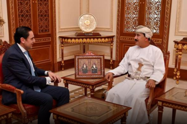 Royal Office Minister meets Lebanese ambassador