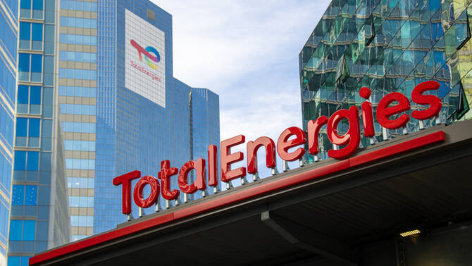 TotalEnergies output drop Middle East conflict impact