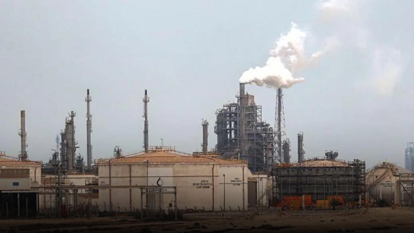 Qatar warns Gulf oil output could stop soon