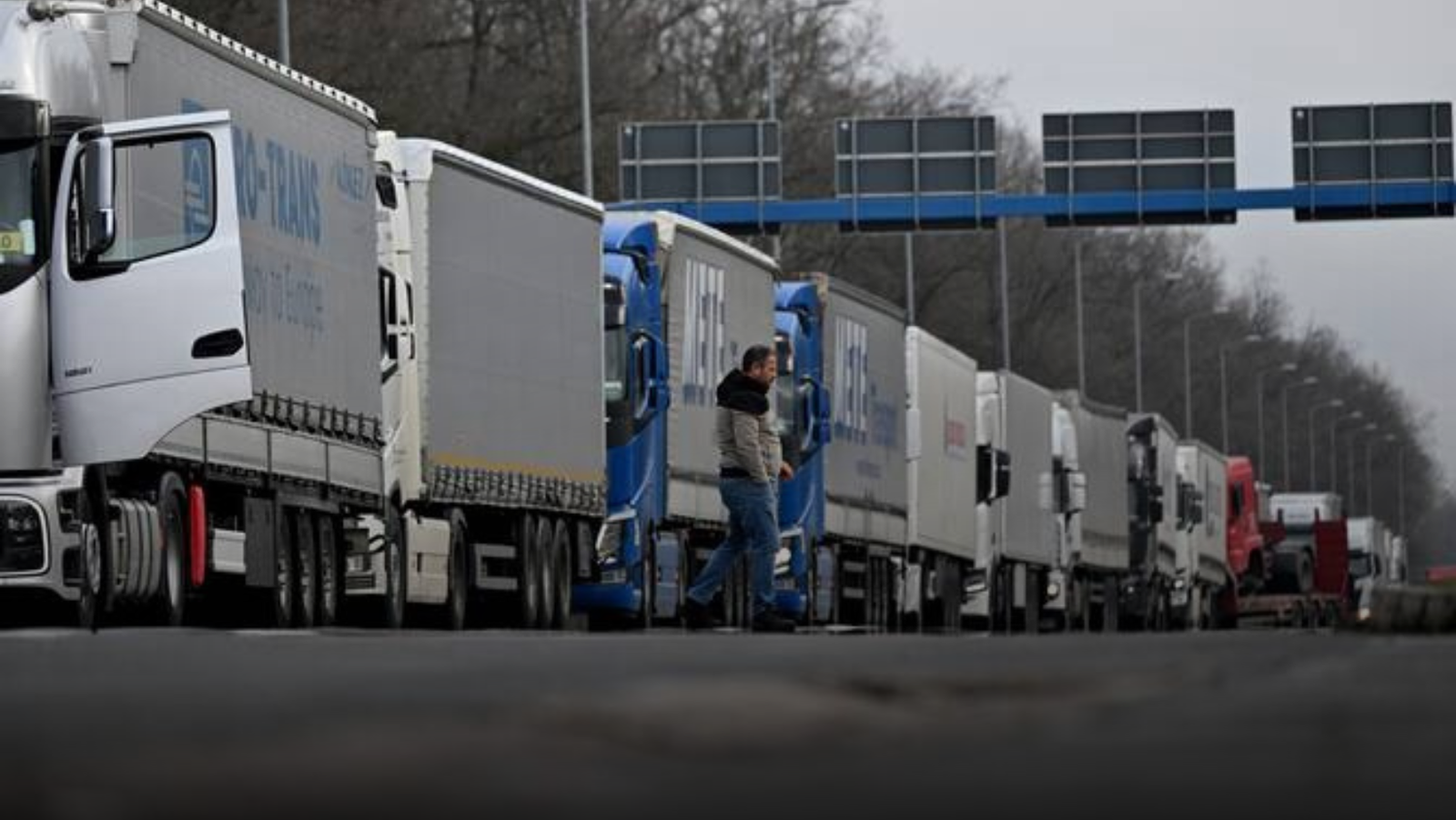 Bosnian Truckers Block EU Freight Terminals Over Visa Rules Protest