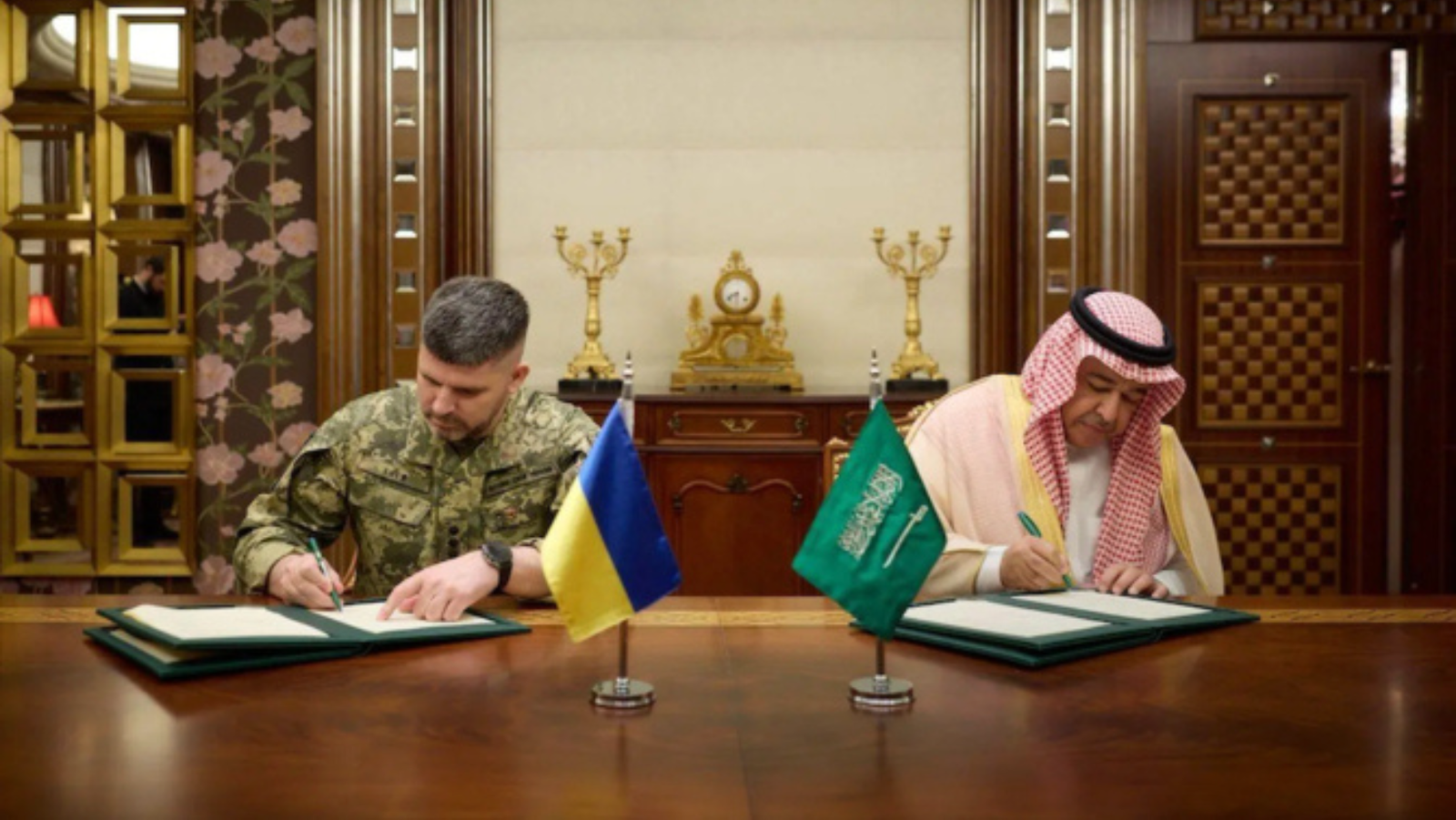 Saudi Arabia Signs Defense MoU with Ukraine