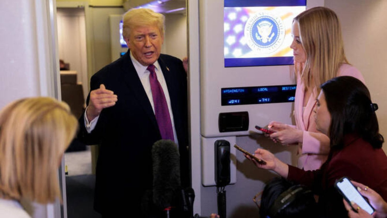 Iran-US peace talks delay as ceasefire deadline looms