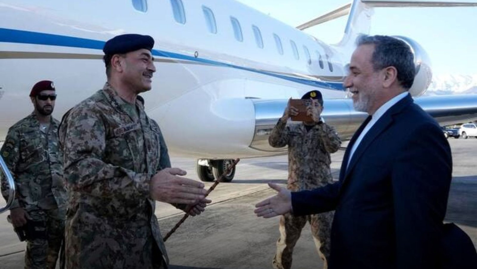 Pakistan army chief Tehran Iran US talks mediation