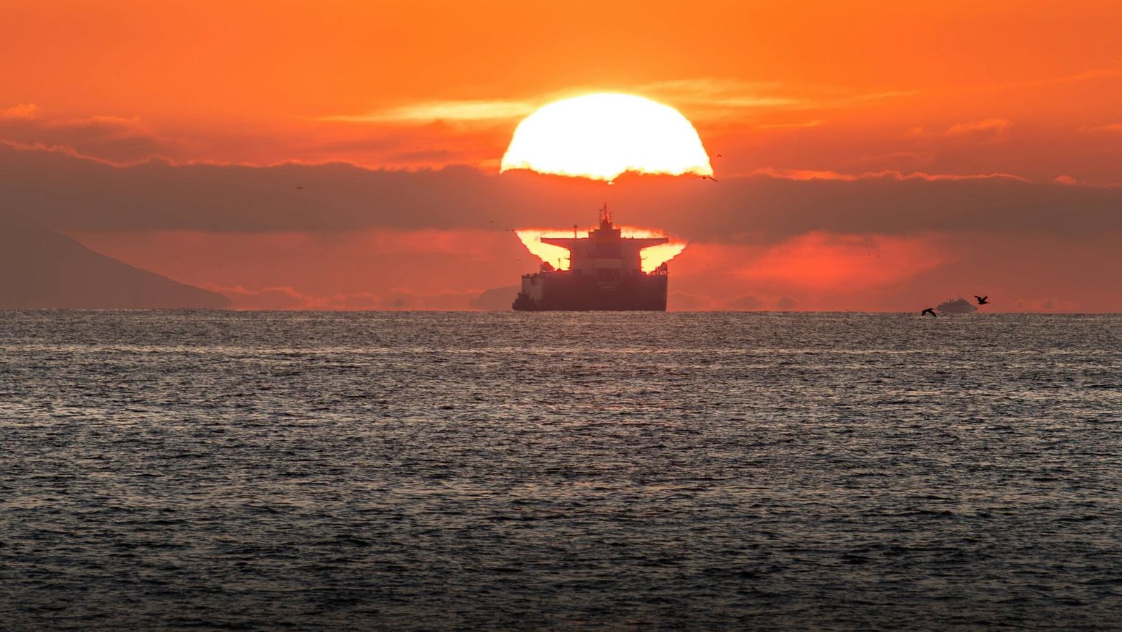 Tankers exit Gulf via Strait of Hormuz after ceasefire