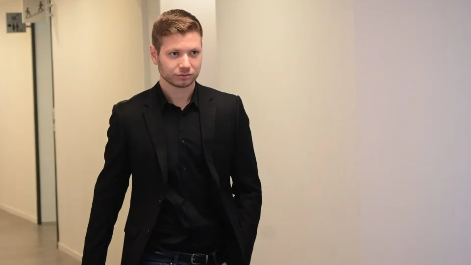 Steve Bannon urges Yair Netanyahu to fight Iran war