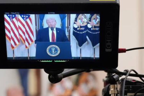 Trump Issues New Threat on Iran Power Site Strikes
