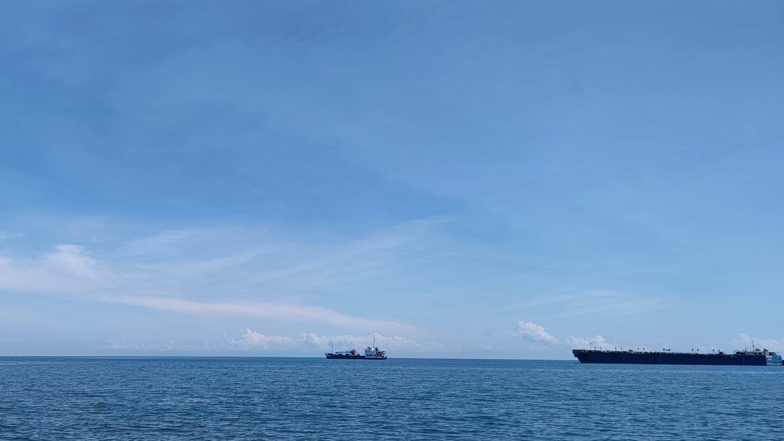 Japan Tanker Crosses Strait of Hormuz Safely